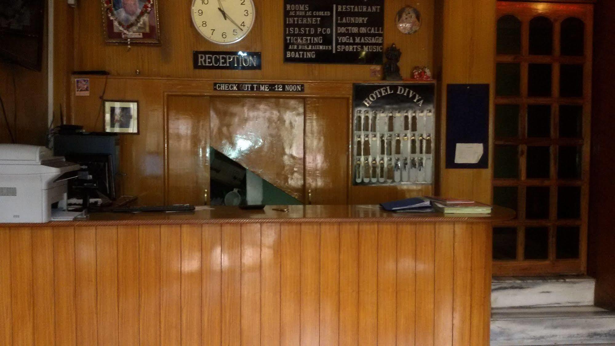 Hotel Divya Bénarès Extérieur photo